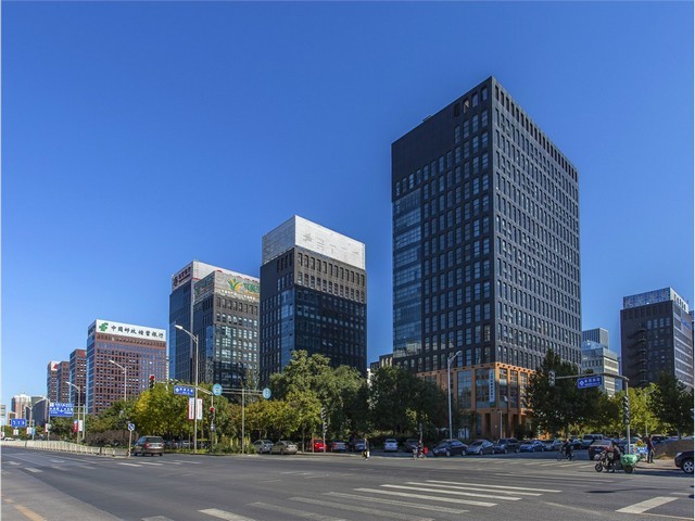 游泳池太阳能公司